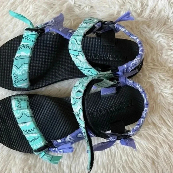 ARIZONA LOVE Trekky Bandana Sandals in Blue and Purple - Picture 8 of 9
